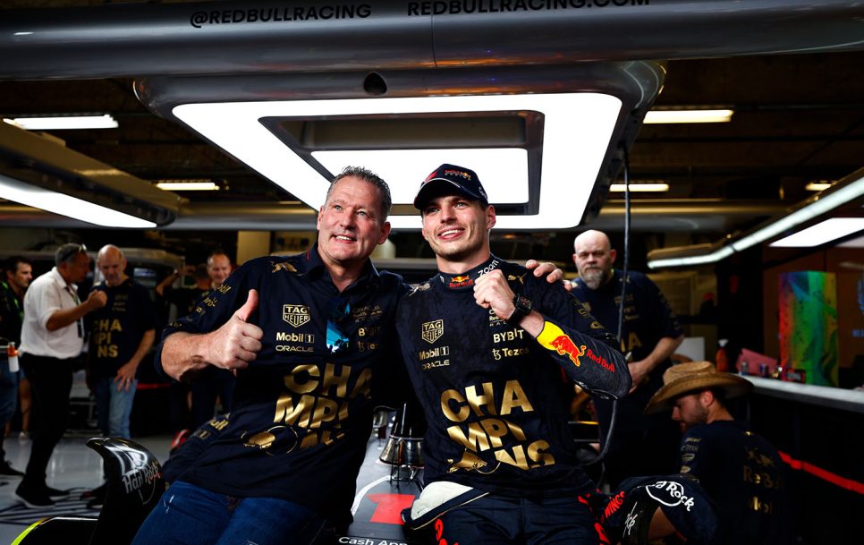 Kui Max Verstappenil (paremal) on ette näidata kaks MM-tiitlit, siis isa Josi F1-tipphetkedeks jäid kaks poodiumikohta. Foto: Getty Images / Red Bull Content Pool.