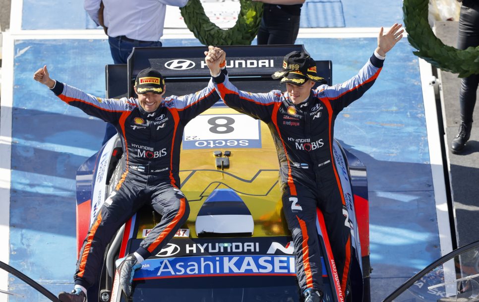 Ott Tänak (paremal) ja Martin Järveoja on Hyundai roolis võitnud viis MM-rallit. Tänavu minnakse aga MM-tiitli jahile! Foto: Hyundai Motorsport