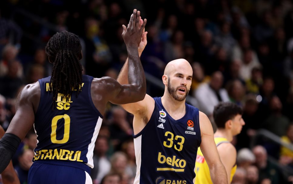 Fenerbahce ütles suvel Nick Calathesile, et sel hooajal temaga ei arvestata ning tal tuleks klubi vahetada. Kreeklane tahtis aga jääda ning nopib nüüd vilju. Foto: Regina Hoffmann/Euroleague Basketball, Getty Images