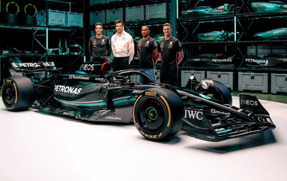 2023. gada Mercedes F1 komanda. Avots: Getty Images