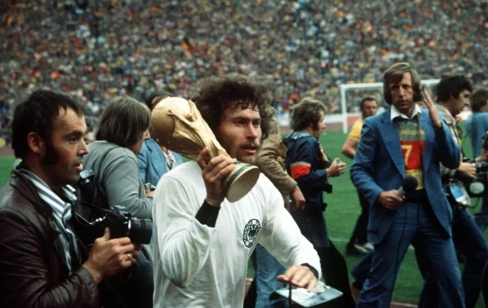 Pauls Breitners bija viens no labākajiem spēlētājiem 70. gados, dominējot gan Bayern Munich, gan Vācijas izlases rindās. Avots: Getty – Contributor