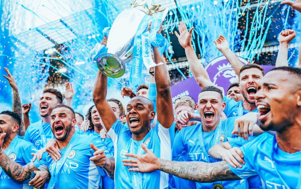 Premjerlīgas vēsturē sīvākajās cīņās par titulu nez kāpēc bieži tikuši iesaistīti tieši Manchester City. Avots: Manchester City oficiālā Facebook lapa / Facebook @mancity