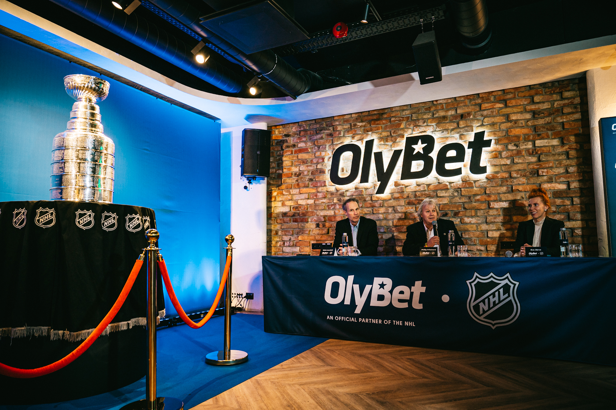 Stanley Cup presentation at OlyBet. Photo by Marek Metslaid