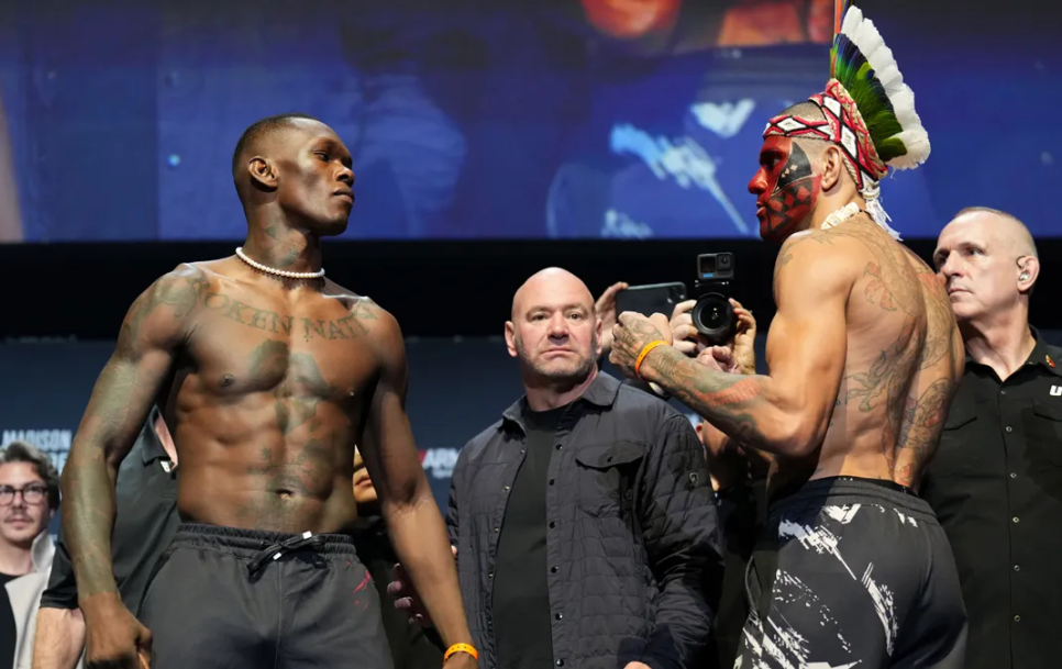 Israel Adesanya and Alex Pereira face off before their first UFC fight. Source: Chris Unger/Zuffa LLC.