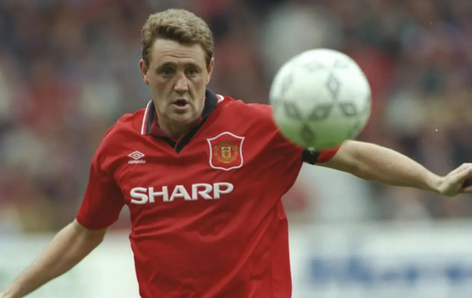 Steve Bruce wore the shirt of United for a total of nine seasons, but despite this, he never earned a call-up to the England national team. Source: Manchester United official website