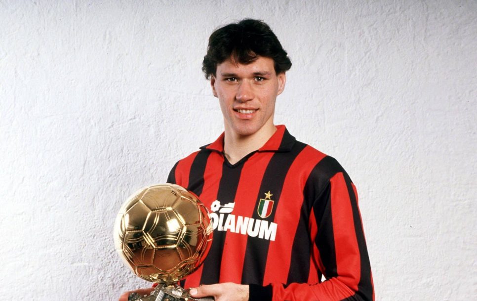 In 1992, Marco van Basten became the third footballer to win three Ballon d’Ors. Only Johan Cruyff and Michel Platini had achieved this feat before him. It should be noted that until 1995, the award was only given to Europeans. Source: Imago Images