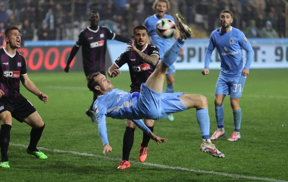 In the third league of German football, you could see both – scissor kicks and an unprecedented opportunity. Source: Imago Images